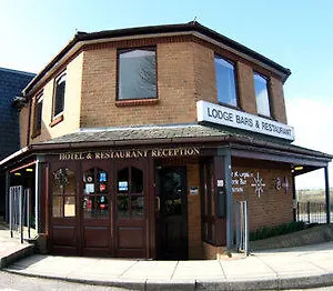 https://town-country-lodge.cardiffhotelswales.com